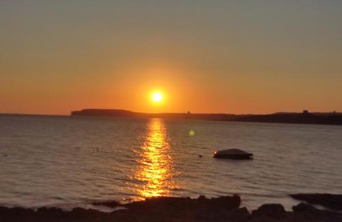 Għadira House | Modern confortable room for 1 Person only in a shared flat close to beach