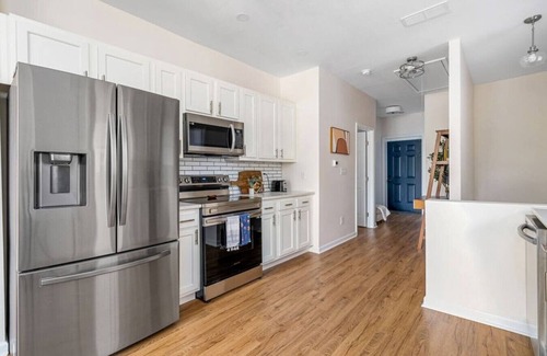 Columbus Apartment | Modern, Convenient, 2BR, BA, w/Balcony