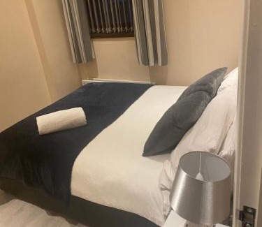 Belfast House | Modern & Convenient