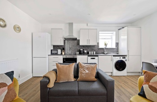 Old Trafford Apartment | Modern & Cosy 2 Bed Apartment in Saltash