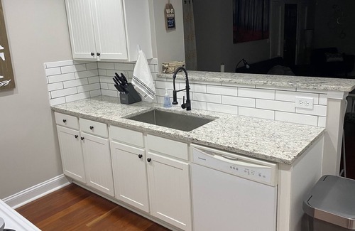 Athens Condo | Modern cottage close to EVERYTHING in Athens!