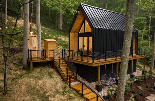 Boone Cabin | Modern couples cabin, sauna & hot tub