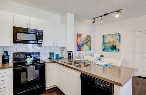 Draper Condo | Modern Cozy 2BR Apt with Pool and Hot Tub