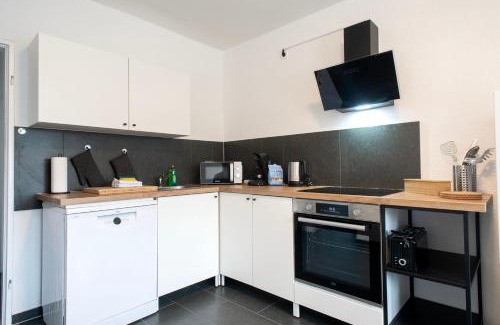 Gronau Apartment | Modern cozy apartment - three box spring beds