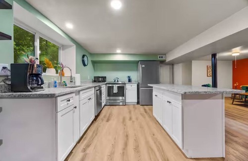 Tucker Apartment | Modern & Cozy Basement Apartment Minutes to Duluth