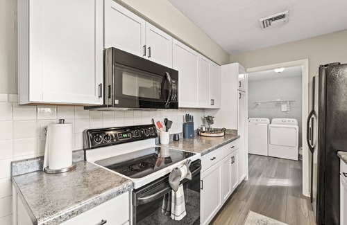 Beavercreek House | Modern & Cozy Beavercreek Retreat - 3BR Home w/Patio – Sleeps 8