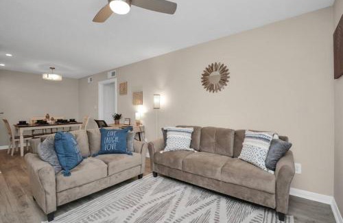 North Houston Apartment | Modern cozy escape