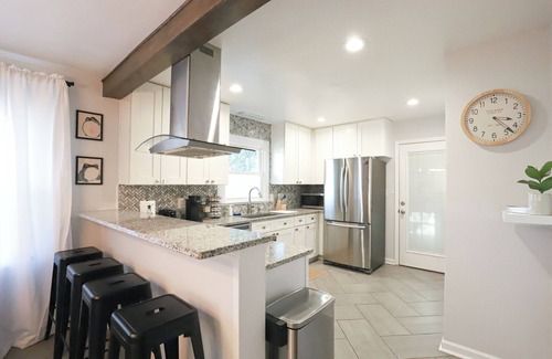 Charlotte House | Modern & Cozy Home - Minutes from NoDa & Uptown