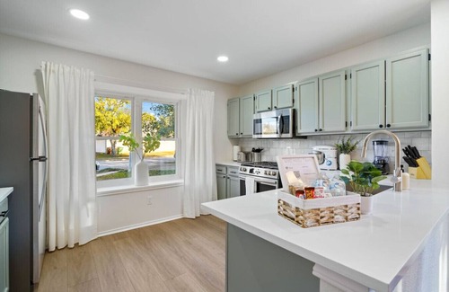Round Rock Apartment | Modern & Cozy Retreat in RoundRock