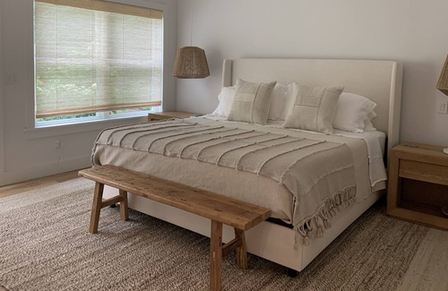 Sag Harbor House | Modern Designer Home- Just 1 mile to Sag Harbor Town