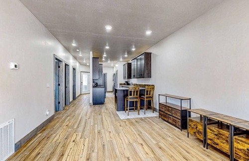 Butte House | Modern dog-friendly townhouse with washer/dryer, WiFi, and patio