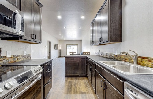 Butte House | Modern dog-friendly townhouses with WiFi, patio, BBQ grill