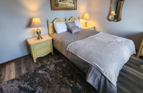 Springfield Apartment | Modern Downtown Apartment