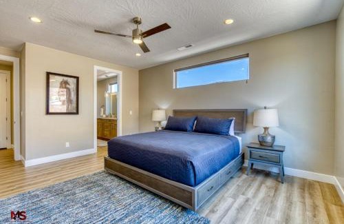 Kanab House | Modern Downtown Indoor Pool Hot Tub Views