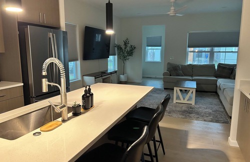 Tremont House | Modern Downtown Oasis – Brand New 3BR Getaway in the Heart of Cleveland!
