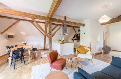 Siegsdorf Apartment | Modern Dream Holiday Apartment with Balcony & Wi-Fi