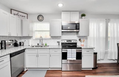 Washington Ave./ Memorial Park House | Modern Duplex Sleep14 8Beds Cozy