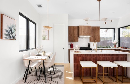 Govalle House | Modern East Austin Hideaway - Stylish - Walkable