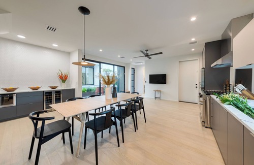 Central East Austin House | Modern East Austin Home w/Pool, Near Downtown & Lady Bird Lake | Casa 1803