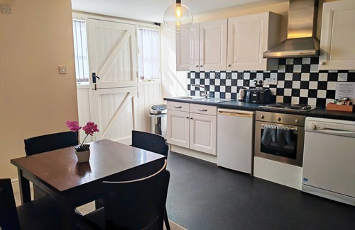 Dolgellau Bed & Breakfast | Modern, En-Suite Family Apartment located in Snowdonia National Park