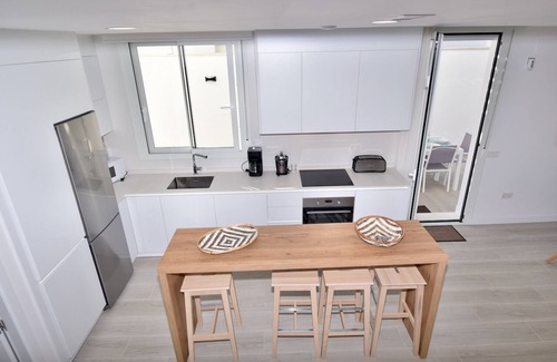 Chiclana de la Frontera Villa | Modern luxury Villa Blanco Chiclana with private pool in La Barrosa