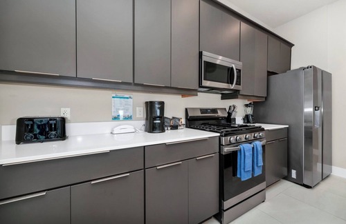 Reunion House | Modern Escape Condo near Disney with Resort & Waterpark Access - B14-103