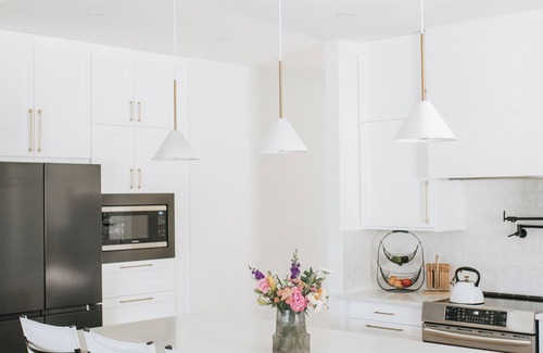 Foothills House | Modern Escape Into The Hills nMinutes from Ski Hill & Town