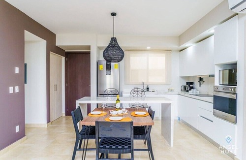 Villa Juarez Condo | Modern Escape | Nature Views | Gym | Lagoon Access