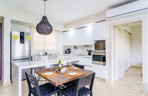 Villa Juarez Condo | Modern Escape | Nature Views | Gym | Lagoon Access