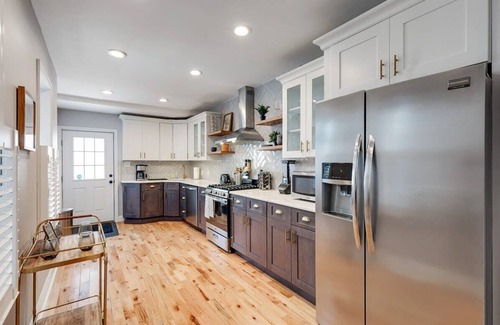 Fairmount House | Modern Fairmount Gem w/Roof Deck & Parking