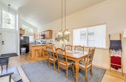 Shaver Lake House | Modern Family Cabin with Gas Fireplace, WIFI + EV CHARGER