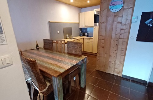 Araches-la-Frasse Apartment | Modern Family Apartment - FREE WIFI/PARKING