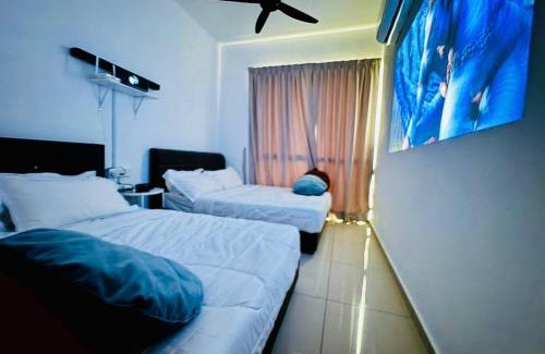 Bandar Perda Apartment | Modern Family-Fun Suites - Infinity Pool, Massage Chair, Indoor-Cinema with Balcony - M2
