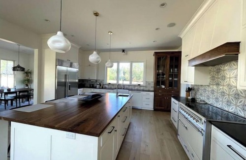 Ashland House | Modern Farmhouse on Emigrant Creek. Peaceful, views, and a dance studio!