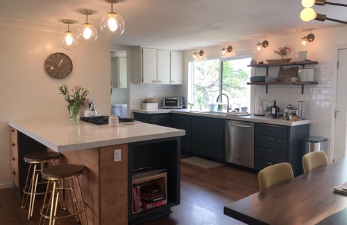 Mountain View House | Modern Farmhouse Retreat 1.1, Acre Hot Tub!