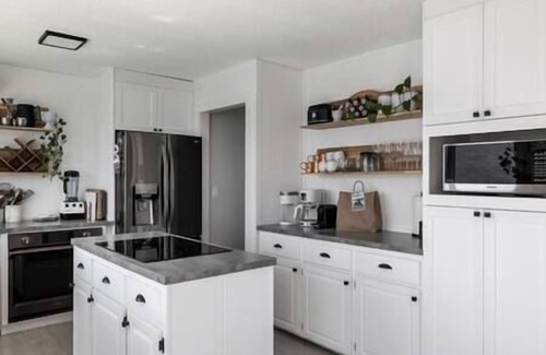 Central Okanagan House | Modern Farmhouse with Magical Lake View
