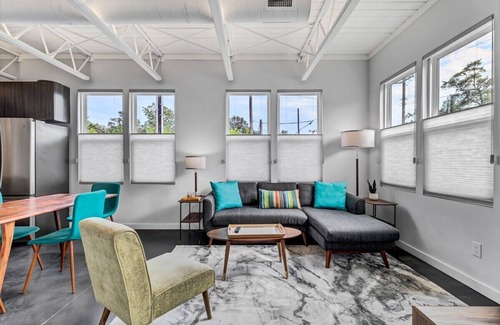 Wilmington Condo | Modern Flat - Downtown
