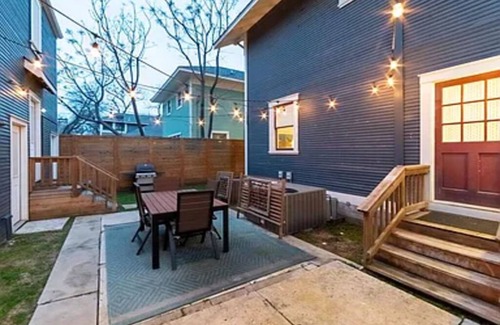 Fairmount Apartment | Modern Flat in Fairmount Historic District