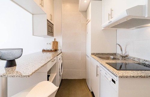 Ibiza Apartment | Modern Flat in front of Retiro Park by Sharing Co