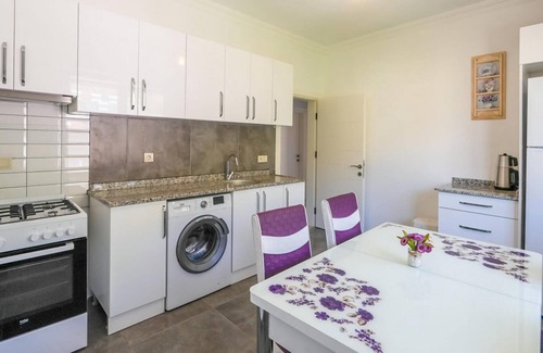 Kemer Apartment | Modern Flat near Public Transportation in Kemer