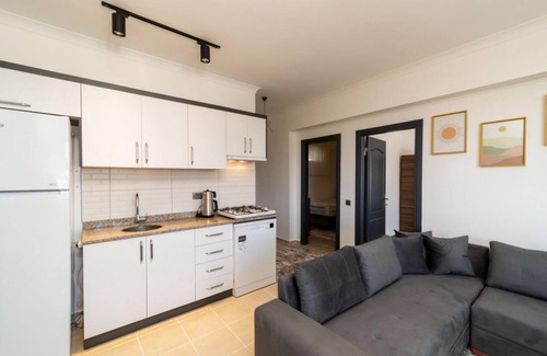 Lara Apartment | Modern Flat with Balcony Close to Beach in Aksu
