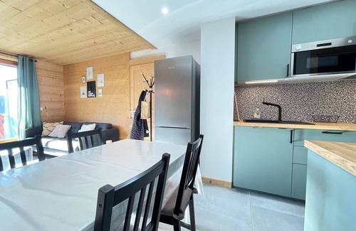 Notre-Dame-de-Bellecombe Apartment | Modern apartment near slopes, 6 pers, south balcony, pets allowed, parking, wifi