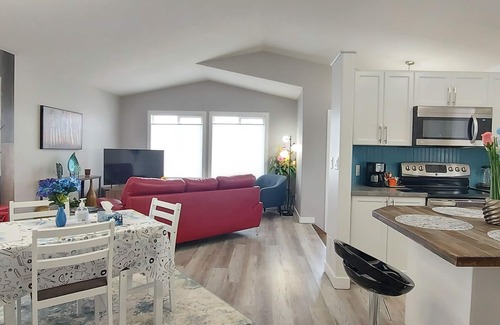Grande Prairie House | ⚡️Modern, Fully Furnished 2 Bed 2 Bath All Inclusive House⚡️