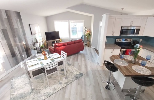 Grande Prairie House | ⚡️Modern, Fully Furnished 2 Bed 2 Bath All Inclusive House⚡️