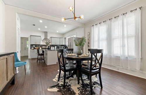 Leinkauf House | Modern Gem | 2 Homes Rental, Sleeps 10, Large Groups!