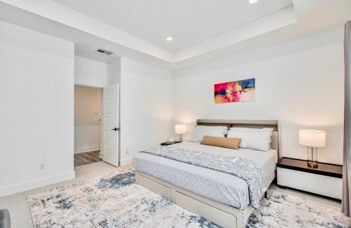 North Houston Villa | Modern getaway near downtown and airport