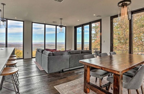 Cragsmoor House | Modern Glass Home w/ Mountain Views