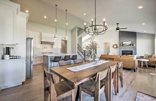 South Jordan House | Modern Group-Friendly Home, 15 Mi to Downtown SLC!