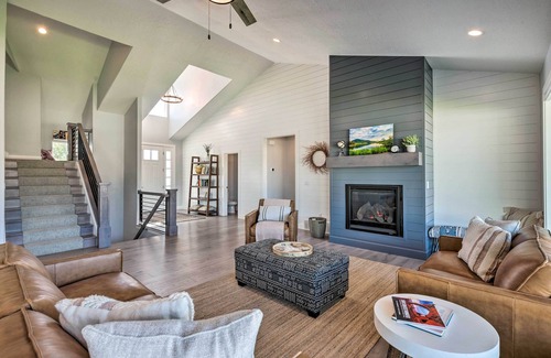 South Jordan House | Modern Group-Friendly Home, 15 Mi to Downtown SLC!