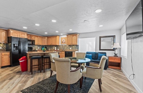 Salt Lake City House | Modern Guest Suite, King Ensuite, Downtown Airport